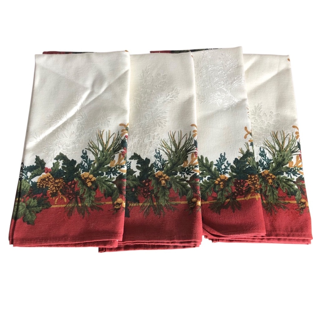 Lenox Winter Greetings Cloth Holiday Christmas Napkins 20 x 20 set of 4. NEW